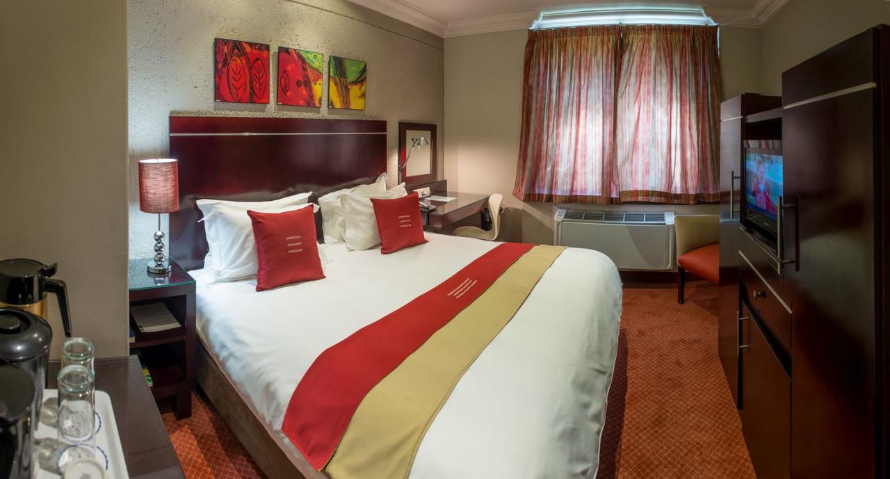 Peermont Metcourt Inn At The Grand Palm, Gaborone Exteriör bild